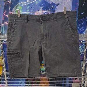 Weatherproof Men’s Dark Gray Cargo Shorts with Zipper Pocket